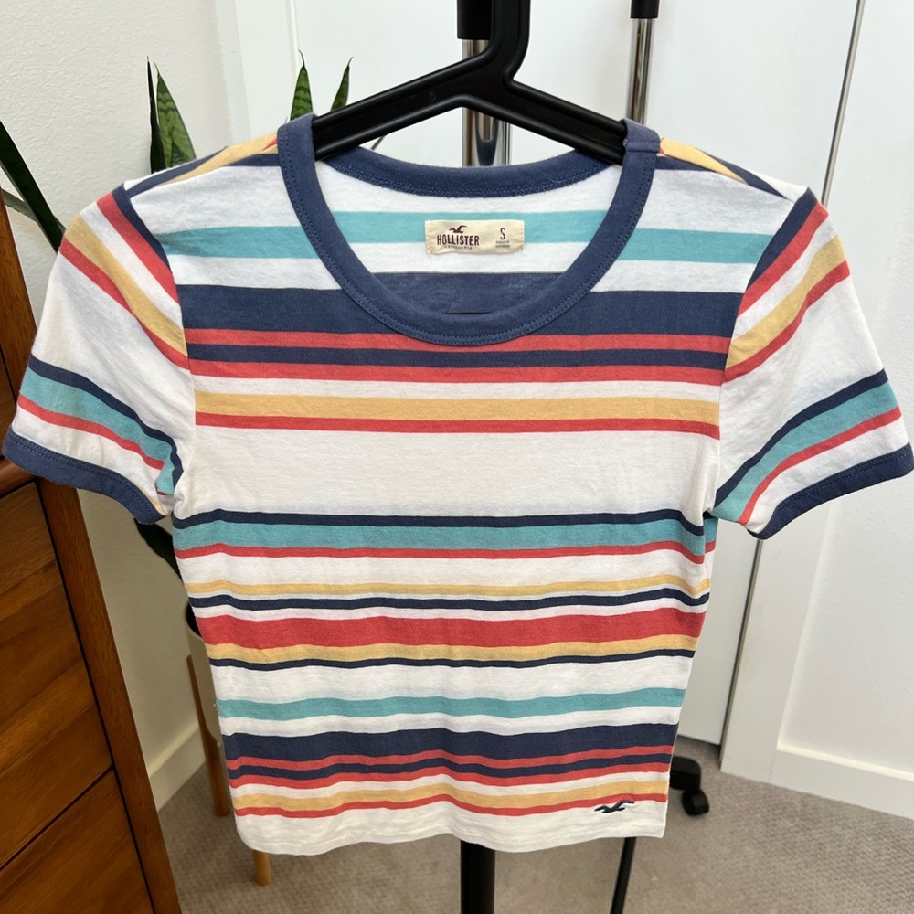 Hollister baby tee